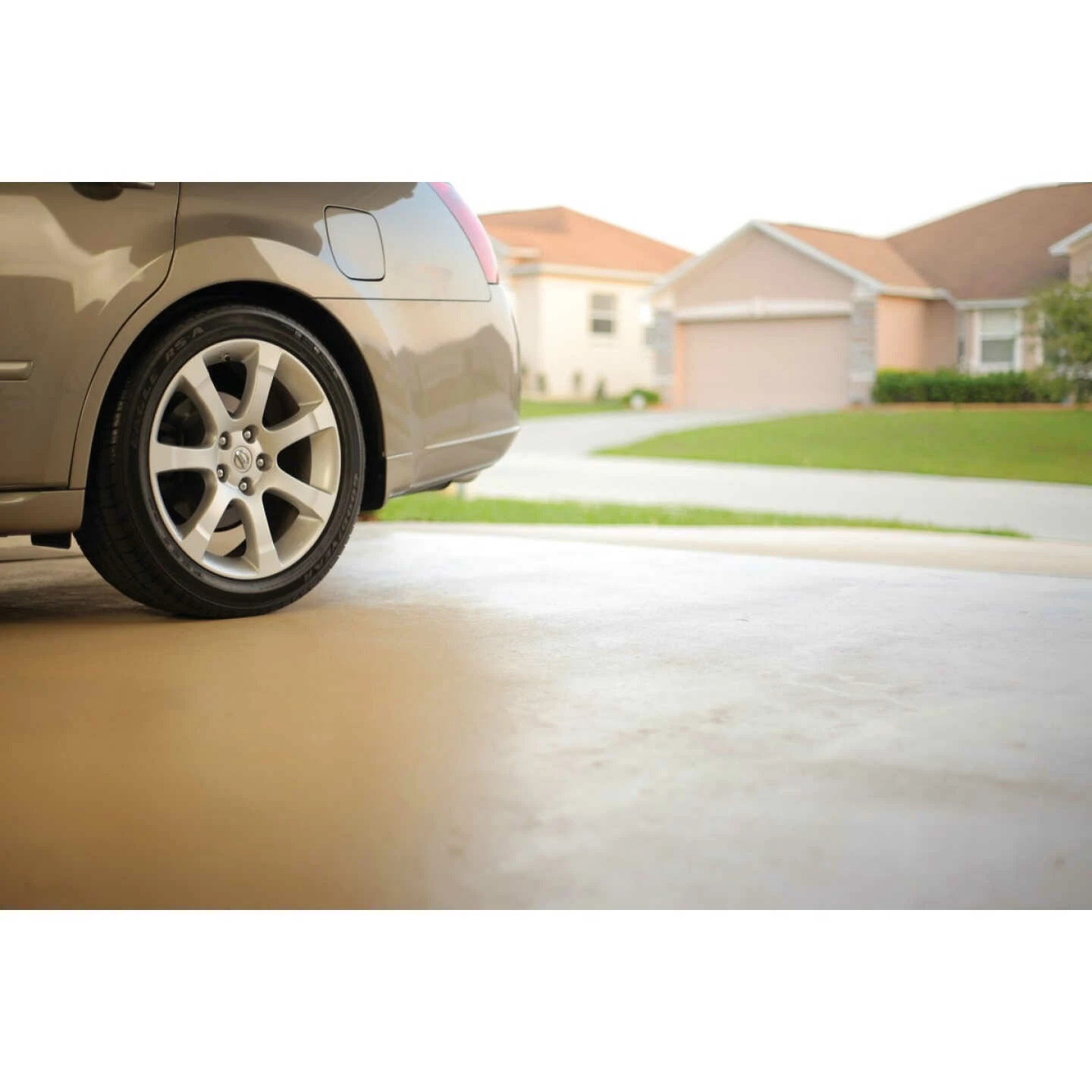 New 🎉 Rust-Oleum Concrete & Garage Floor Paint & Primer, 1 Gal., Tint Base 🎁 4 New 🎉 Rust-Oleum Concrete & Garage Floor Paint & Primer, 1 Gal., Tint Base 🎁 - Image 2